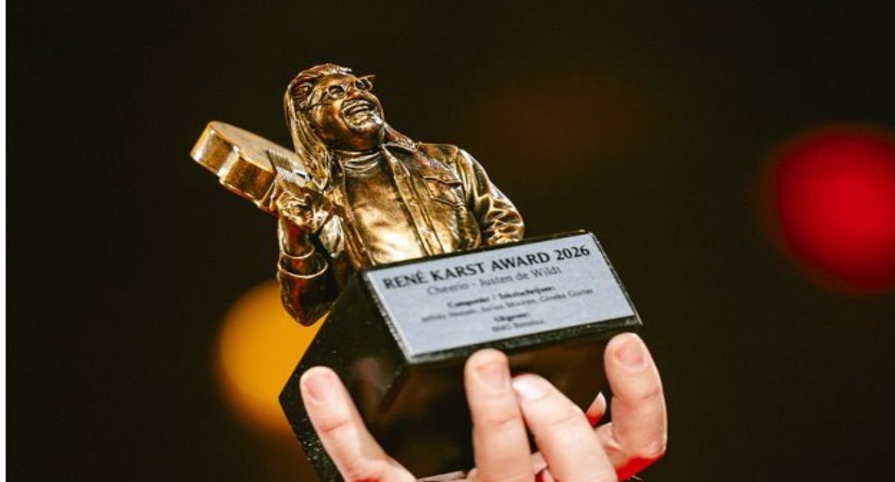 De vorig jaar overleden zanger en liedjesschrijver René Karst uit Hoogeveen krijgt postuum een eigen Buma NL Award. De prijs wordt voortaan jaarlijks uitgereikt aan het liedje met het meest pakkende refrein. Dat maakte de organisatie maandag bekend tijdens de uitreiking van de Buma NL Awards in Tilburg.