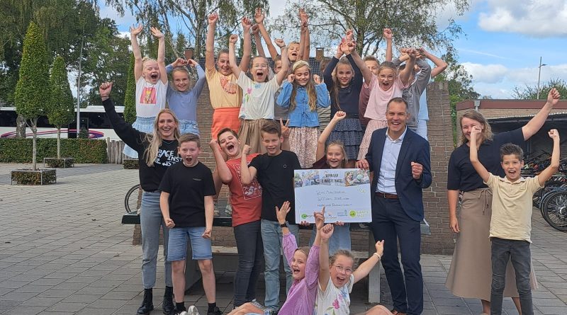 Prins Mauritsschool uit Staphorst wint E-waste Race: “Voorbeeld voor al onze inwoners”