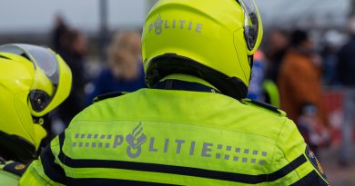 Bij een ernstig verkeersongeval op de N48 ter hoogte van Zuidwolde zijn twee vrachtwagenchauffeurs om het leven gekomen. Bij de botsing waren drie vrachtwagens en drie personenauto's betrokken. 112 nieuws (foto pexels-martijn-stoof-2150654344-36773096)