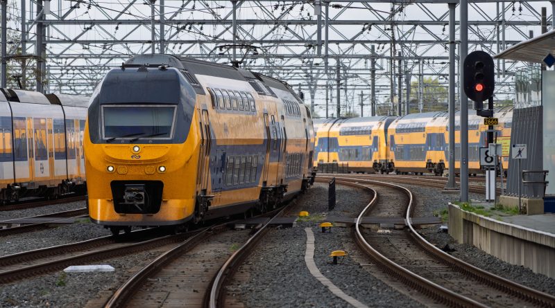 Door een landelijke 24-uursstaking in het openbaar vervoer rijden er woensdag 9 september de hele dag geen treinen en bussen in Nederland. Foto: pexels-martijn-stoof-2150654344-37164534