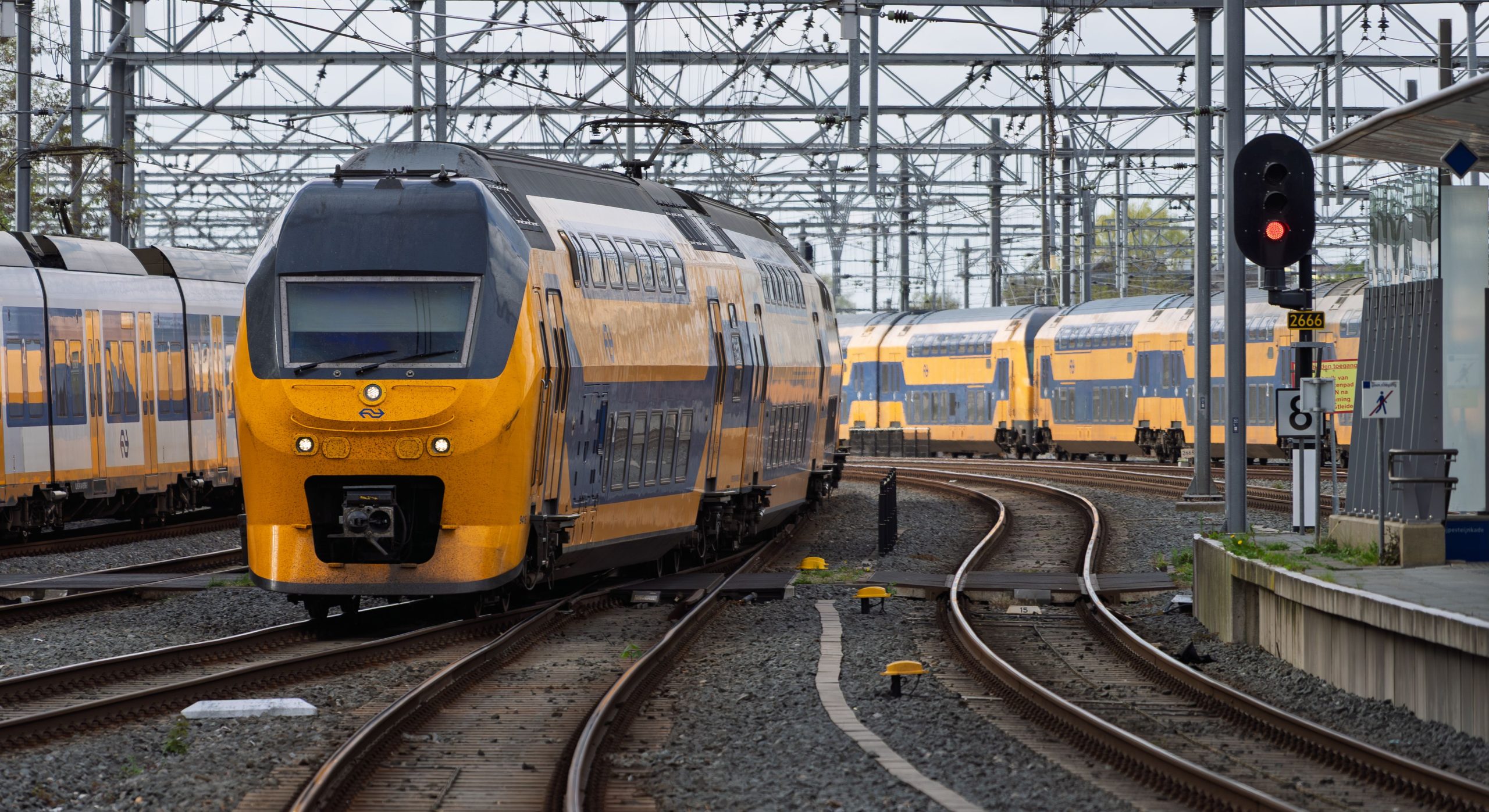 Door een landelijke 24-uursstaking in het openbaar vervoer rijden er woensdag 9 september de hele dag geen treinen en bussen in Nederland. Foto: pexels-martijn-stoof-2150654344-37164534