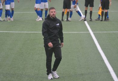 Björn Zwikker (38) vertrekt na dit seizoen als hoofdtrainer van VV Hoogeveen. De oefenmeester vindt het na drie seizoenen tijd voor een volgende stap in zijn trainersloopbaan. Zijn voorkeur ligt bij het betaald voetbal.