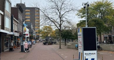 Een 19-jarige man uit Hoogeveen is in de nacht van zaterdag 17 op zondag 18 oktober ernstig mishandeld in het centrum van Hoogeveen. Volgens zijn vader werd Sven de Roo door meerdere personen geschopt terwijl hij op de grond lag. Het slachtoffer liep een dubbele kaakbreuk op en moest zondagochtend in Zwolle worden geopereerd. De politie onderzoekt de mishandeling.
