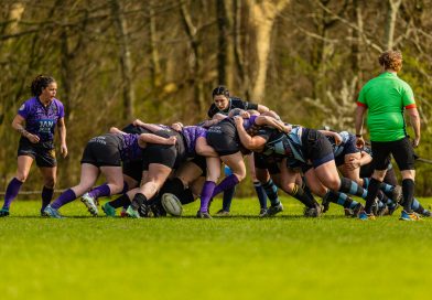 De Drentse Deernes zijn sterk begonnen aan de rugbycompetitie. De damesploeg won de eerste twee wedstrijden overtuigend en kreeg met een selectie van dertig speelsters ook een flinke kwaliteitsimpuls. Trainer Erik Graafland ziet kansen om na de winterstop bij de vijf beste teams van de derde klasse te horen.