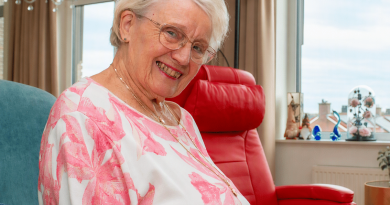 Mevrouw Lankreijer krijgt beeldschermzorg Treant Thuis (Foto Treant)