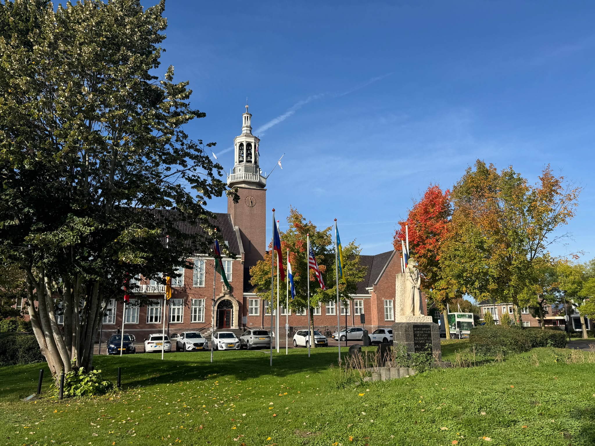De gemeente Hoogeveen verzorgt maandag 19 oktober de officiële opening van de Regenboogweek Drenthe. Als gastgemeente ontvangt Hoogeveen bestuurders, maatschappelijke organisaties en inwoners uit de hele provincie. De week staat in het teken van inclusie, gelijkwaardigheid en zichtbaarheid van de regenbooggemeenschap.